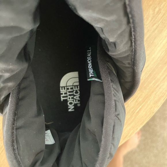 The North Face Black Quilted Women's Shoes - Picture 4 of 6